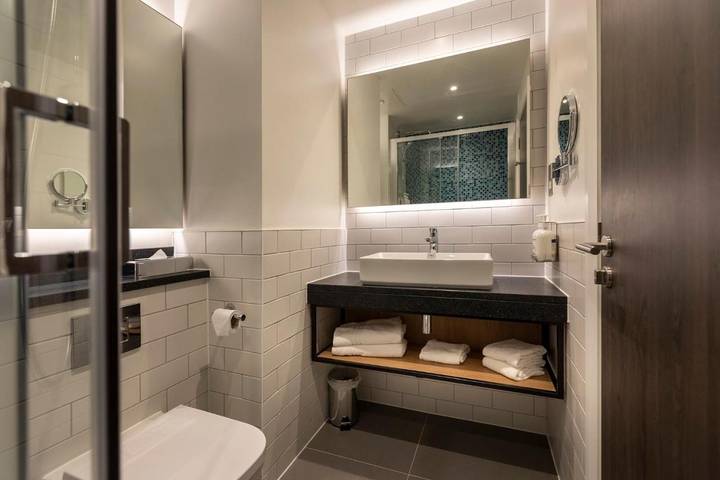 Hôtel pour 4 personnes, avec jacuzzi et sauna ainsi que piscine et bassin pour enfant à Londres - 3