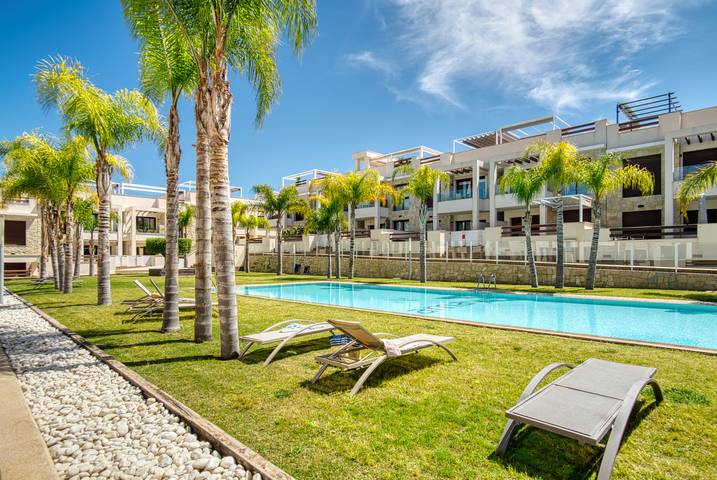 Vakantieappartement voor 4 personen, with balkon and whirlpool as well as kinderzwembad in Orihuela Costa
