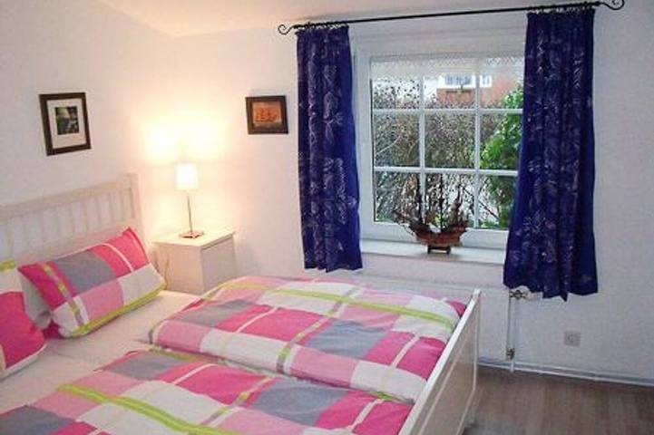 Ferienhaus für 4 Personen, mit Terrasse und Garten in Neuharlingersiel - 2