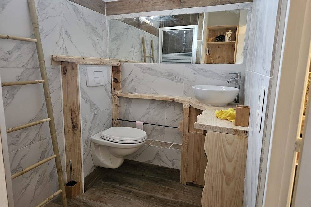 Appartamento intero, Location T2 Proche Toutes Commodites Et Dans Un Coin Tranquille Vue Campagne in Ajaccio, Ajaccio e dintorni