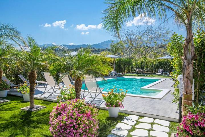 Appartamento per 4 persone, con Balcone e Idromassaggio nonché Terrazza e Giardino a Lascari