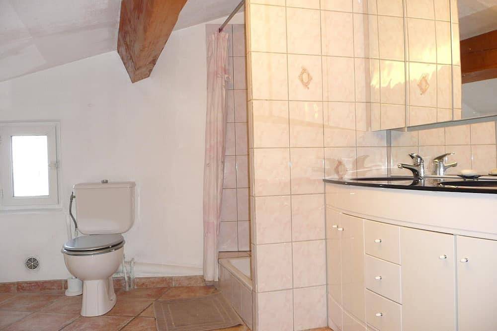 14 km de Fayence Gîte les Mimosas 2-4 pers conexión wifi in Montauroux, Region de Draguignan