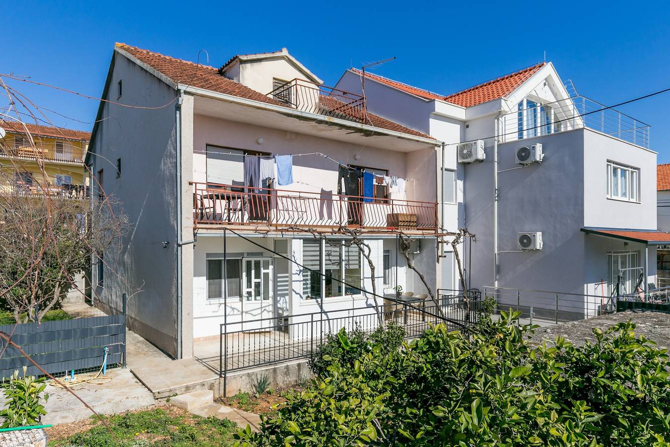Ganze Wohnung, 3-Zimmer-Ferienwohnung mit Terrasse Trogir A-23849-a in Trogir, Split-Dalmatien