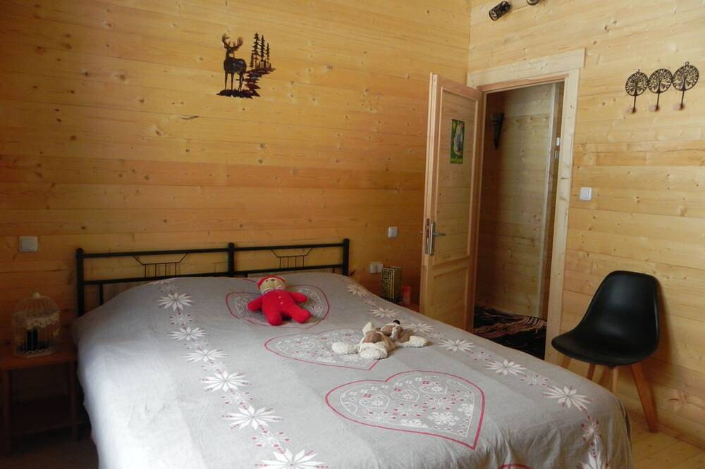 Pleasant, quiet 3*** chalet on hiking trails near La Bourboule in Murat-le-Quaire, Volcans d'Auvergne Regional Nature Park