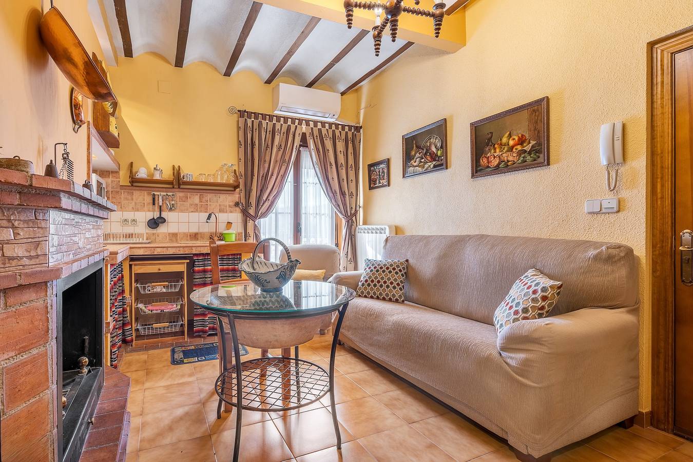 Casa de vacaciones 'Albahaca' con vistas a la montaña, Wi-Fi y aire acondicionado in Hinojares, Parque natural de las Sierras de Cazorla y Segura