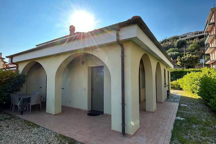 Appartamento per 6 persone, con terrazza e giardino in Riva Ligure