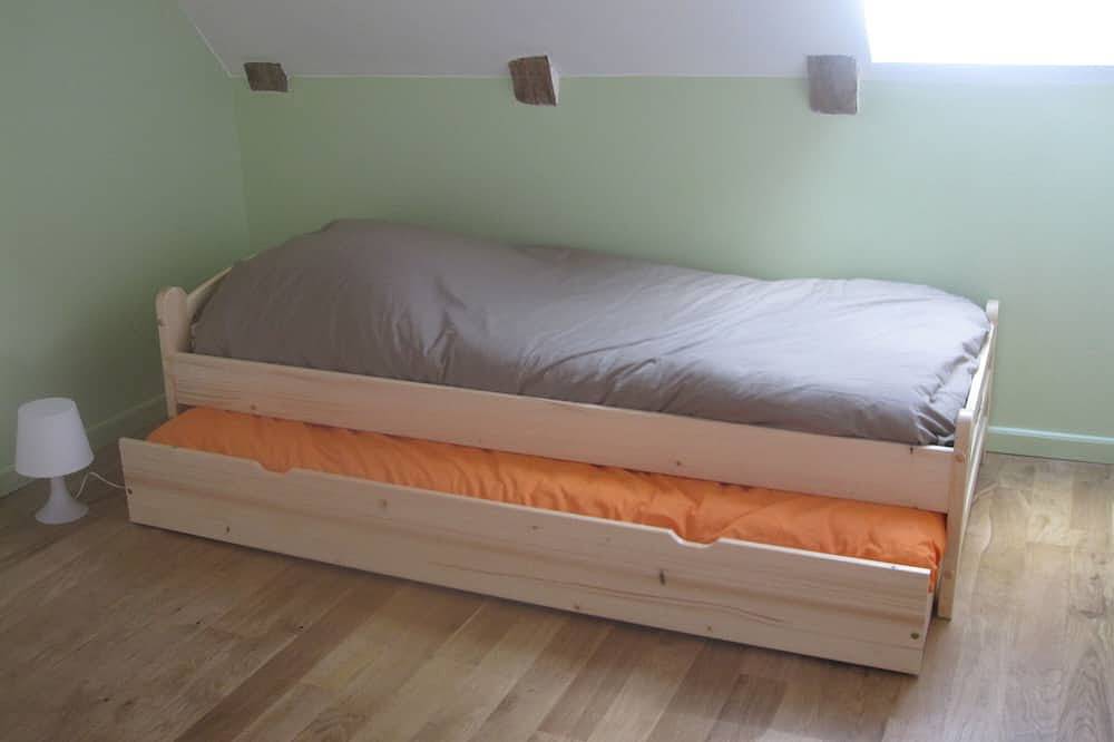 House, charming cottage in the Cantal in Bassignac, Mauriac region