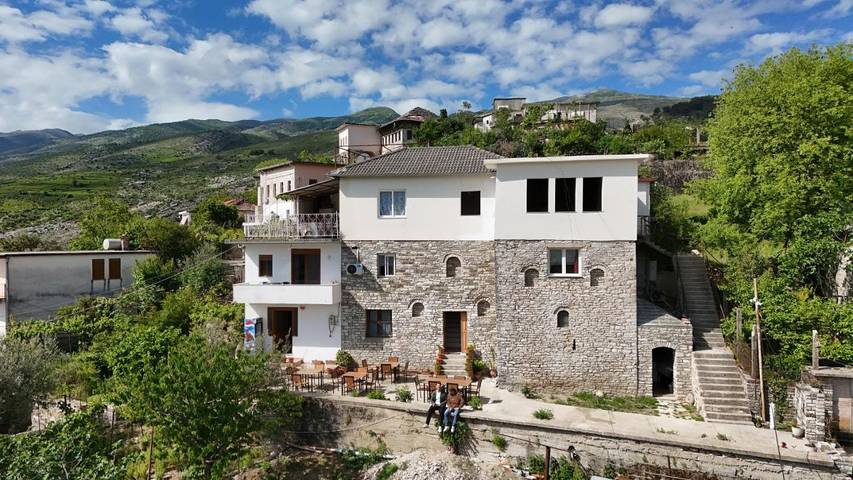 Chambre d’hôte pour 2 personnes, avec vue et jardin dans Gjirokastër - 3