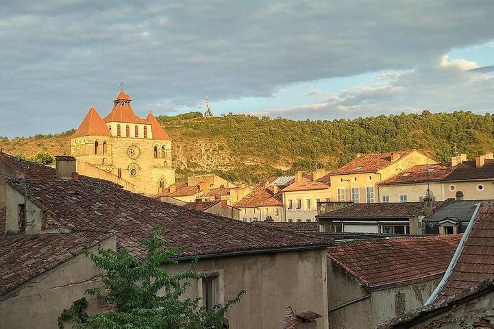 Gîte pour 10 personnes, avec Jardin à Cahors