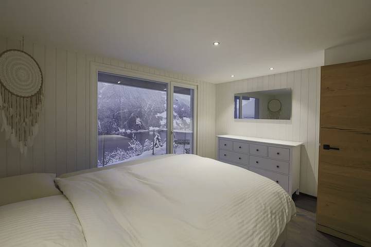 Chalet für 7 Personen, mit Garten und Sauna sowie Whirlpool am Vierwaldstättersee - 2
