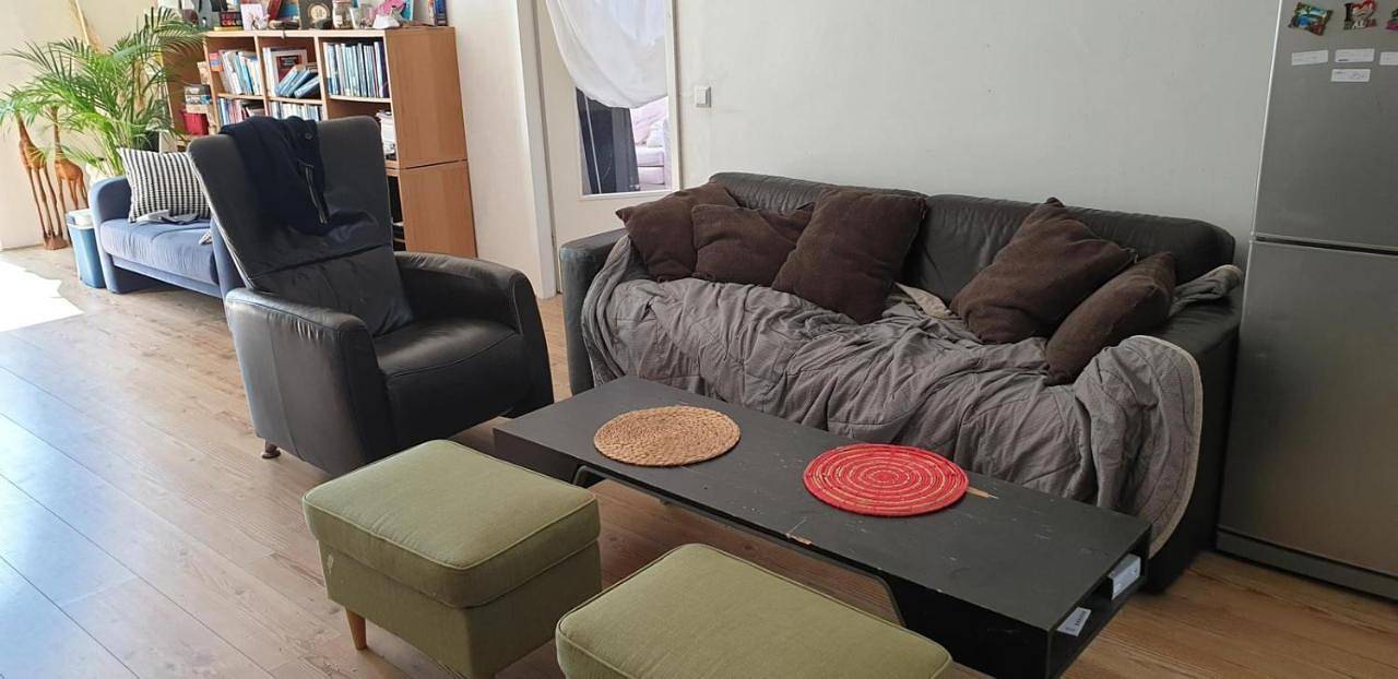 Geheel appartement, Spacious and comfortable 3 bedroom ground floor apartment for long stay in Delft, Stadsgewest Haaglanden