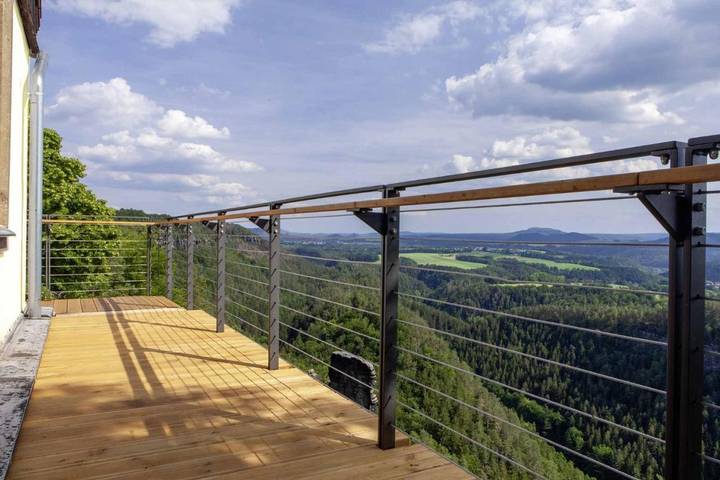 Hotel für 2 Personen, mit Balkon und Terrasse sowie Ausblick in Hohnstein - 4