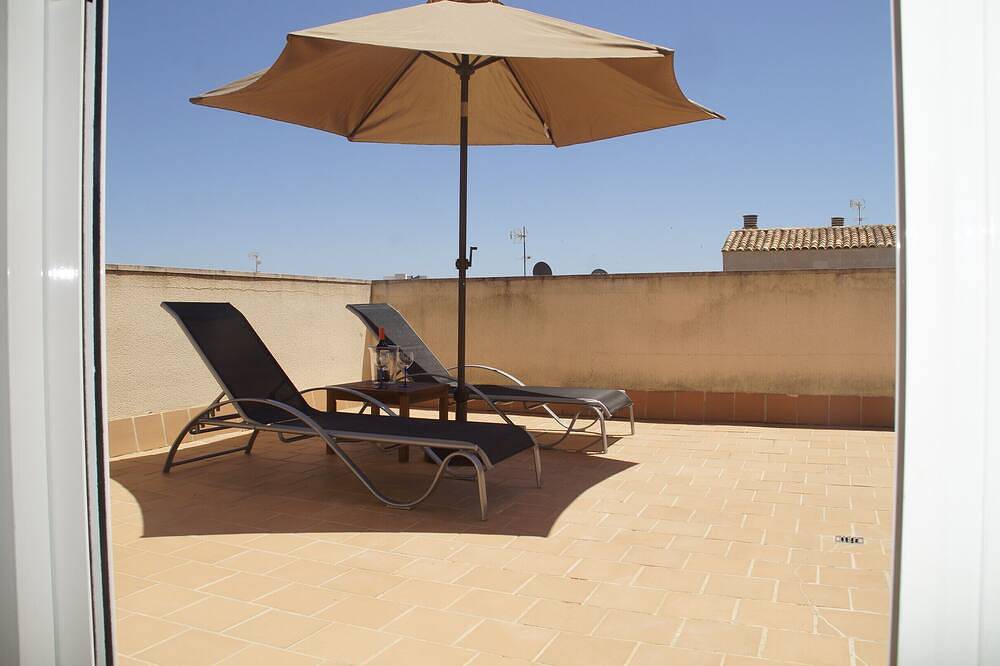 Entire apartment, Duplex apartment 50 meters from the beach in Playa d'es Port, Ses Salines