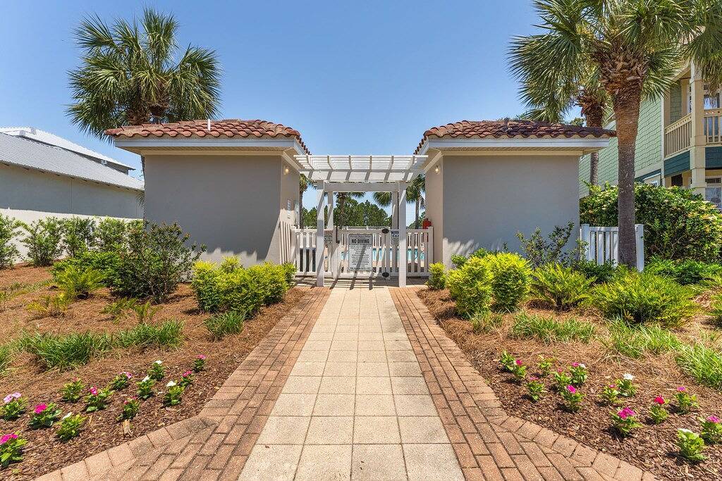 Spacious Home + Cozy Guest House! Private Pool & Courtyard, Near Beach Access in Miramar Beach, Emerald Coast
