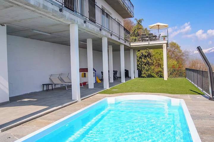 Ferienwohnung für 9 Personen, mit Pool und Garten sowie Balkon in Trarego Viggiona