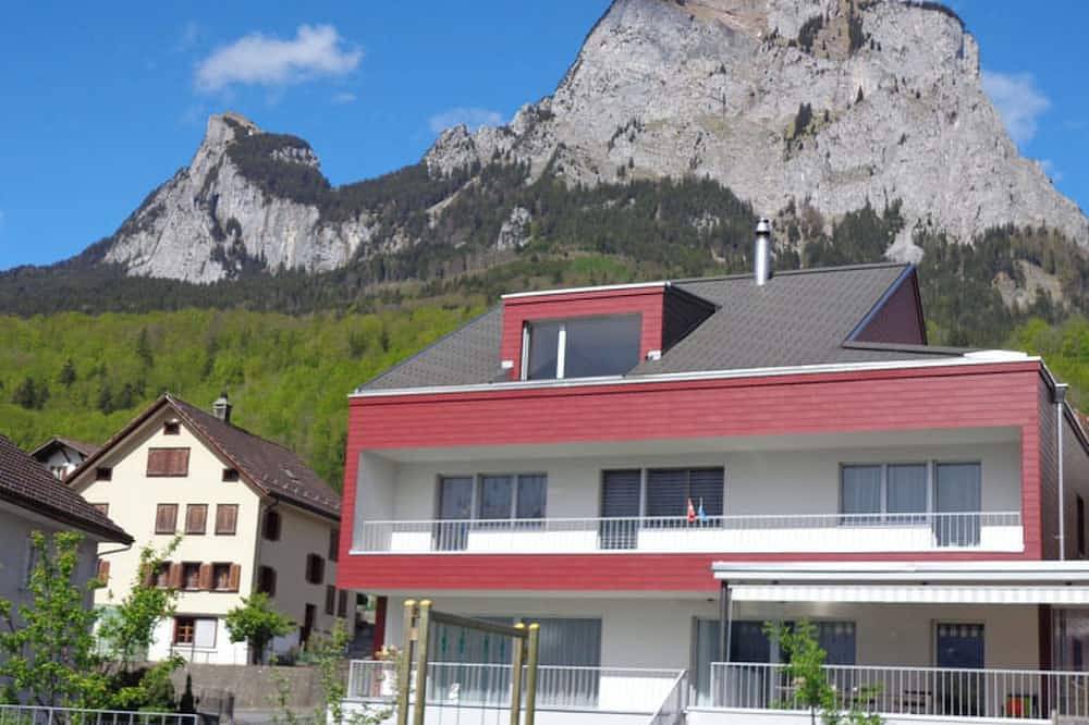 Entire apartment, Studio Mythen - Schwyz-Rickenbach, (Rickenbach Sz) in Rickenbach b. Schwyz, Lake Lucerne