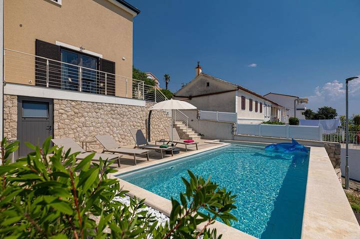 Ferienhaus für 5 Personen, mit Balkon und Pool sowie Garten, kinderfreundlich in Dramalj - 3