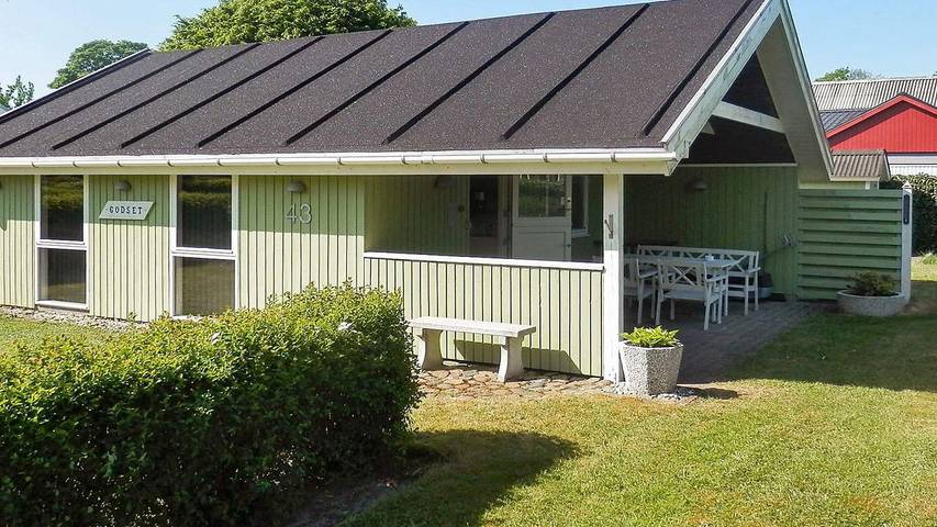 Feriehus for 4 personer, med terrasse - 1