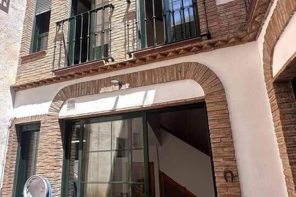 Andalusian house with patio and fireplace in Güéjar Sierra in Sierra Nevada und Umgebung, Güejar Sierra