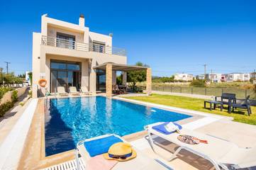 Villa pour 8 personnes, avec jardin ainsi que terrasse et vue sur l’océan dans Rhodes