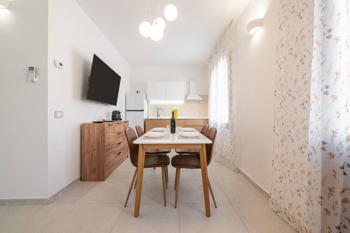 Ganze Wohnung, Das Wesen des Lichts: Design-Apartment in Teulada in Teulada, Cagliari Provinz
