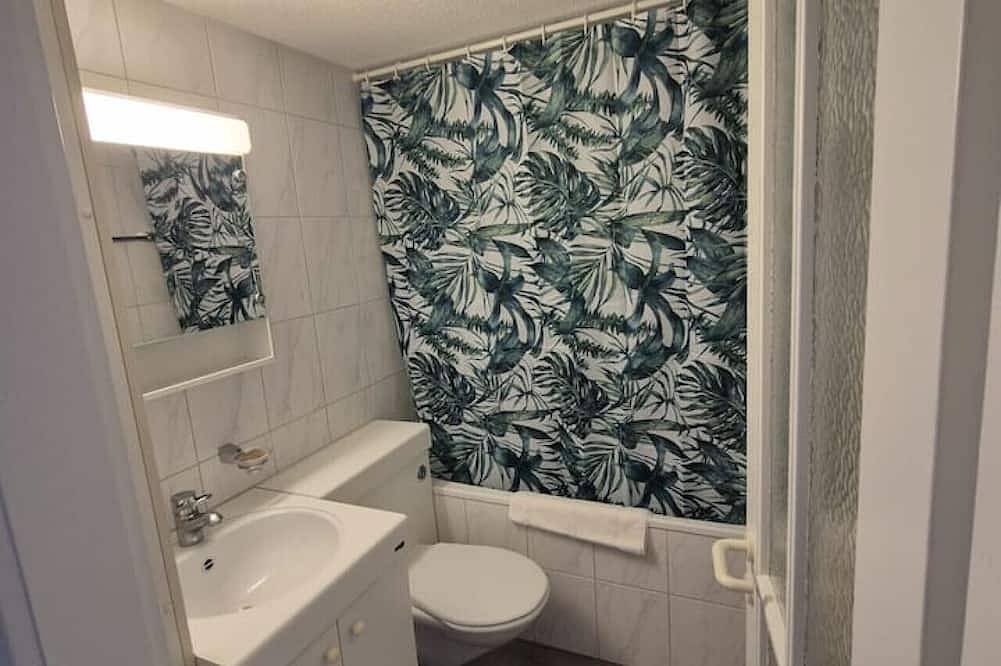 Entire apartment, Cute studio in the center - Crown 42 in Zurich, Zurich district