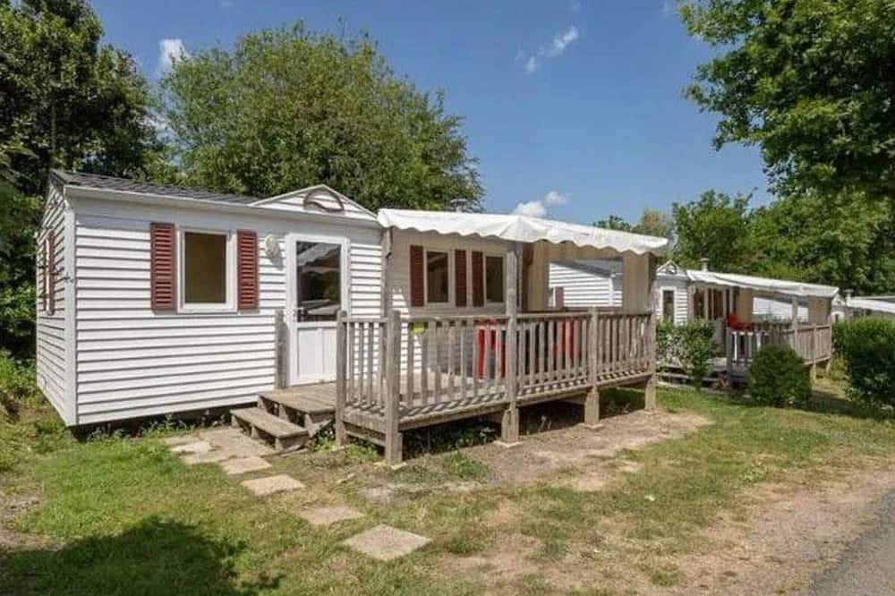 Mobil home avec terrasse pour 4 personnes in La Chaize-Giraud, Vallée de la Loire