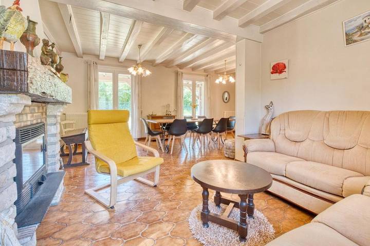 Gîte pour 8 personnes, avec terrasse dans Boulazac Isle Manoire - 3