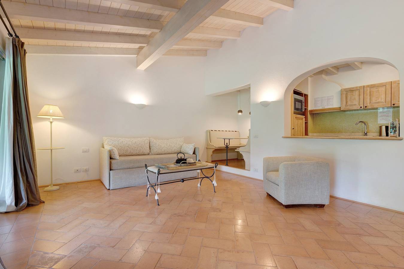 Ganze Wohnung, Apartment 'Turchese' mit Gemeinschaftspool, Wlan und Klimaanlage in Puegnago sul Garda, Gardasee-Berge