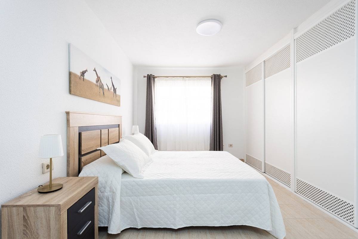 Ganze Wohnung, Ferienwohnung für 3 Personen mit Pool in Los Cristianos, Arona