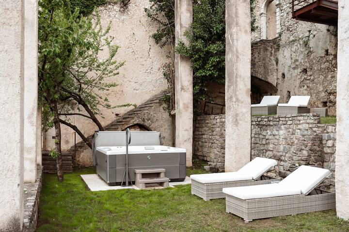 Gîte pour 2 personnes, avec sauna ainsi que jardin et jacuzzi à Limone sul Garda - 4