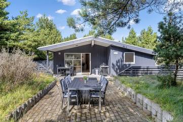 Ferienhaus für 8 Personen, mit Whirlpool und Terrasse sowie Sauna in Biikebrennen