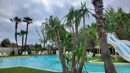 Camping für 6 Personen, mit Kinderpool und Garten, kinderfreundlich in Hérault