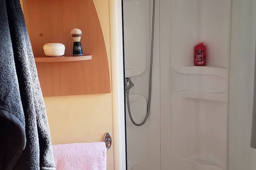 Chez Gabriel et Julie - Bungalows 3 chambres avec piscine in Viviers, Privas (arrondissement)