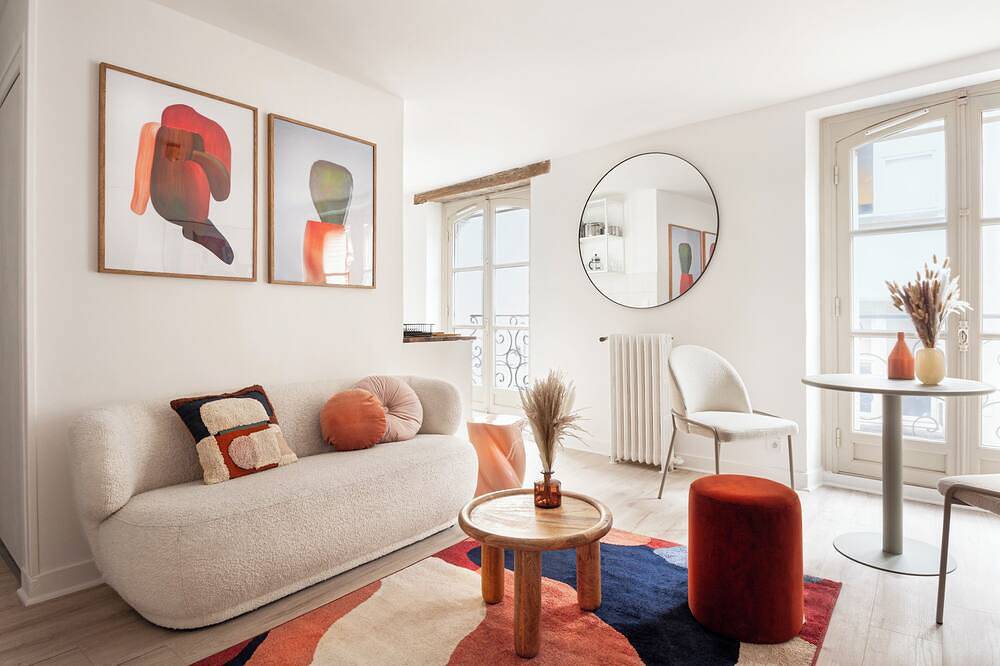 Entire apartment, Le Beauvoir: 18th Century Arty Refuge in Blois, Blois region