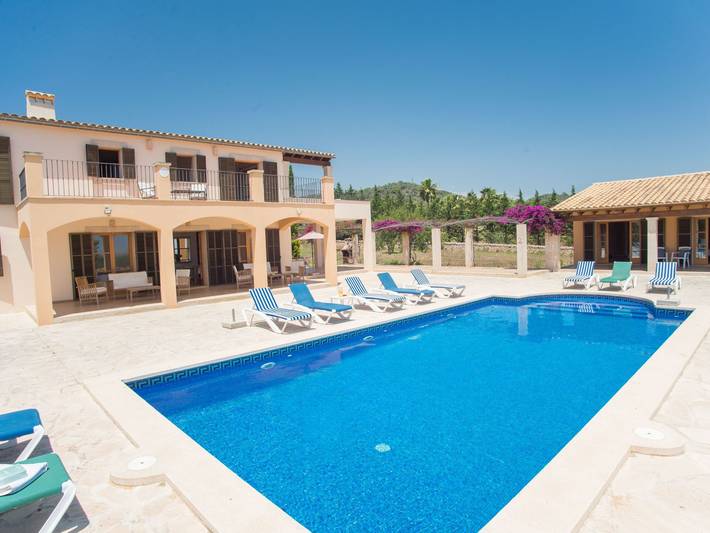 Finca für 12 Personen, mit Pool und Garten sowie Balkon in Calonge (Mallorca)