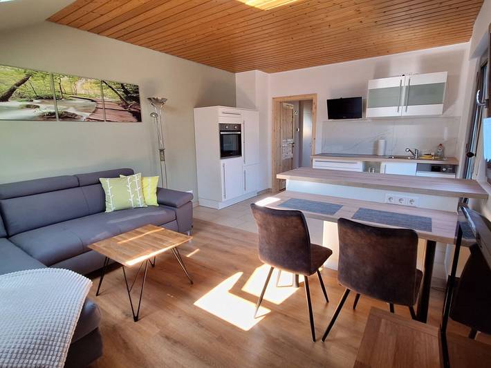 Ferienwohnung für 3 Personen, mit Balkon und Garten sowie Seeblick in der Stuttgart Region