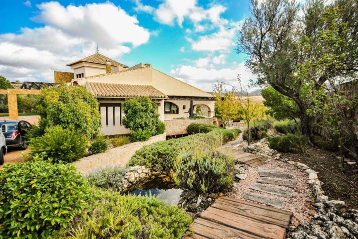 Chalet para 15 personas, con vistas al lago y jardín además de vistas y piscina, Familias con niños en Antequera - 2