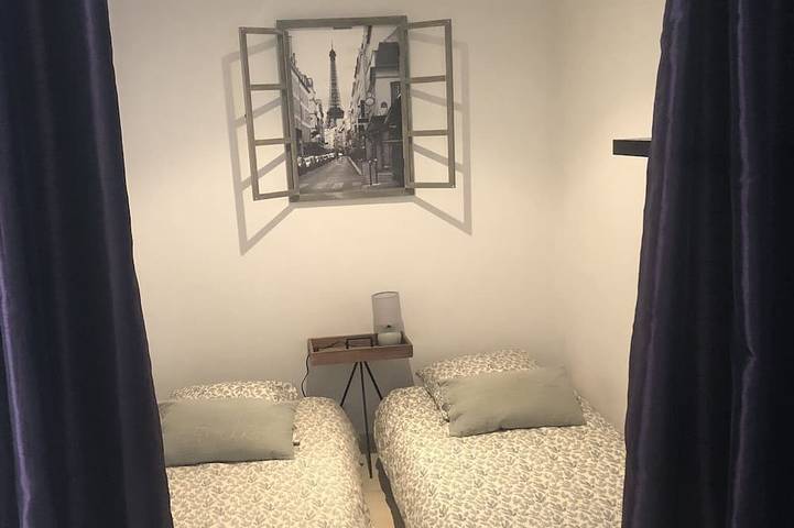 Antibes : Maisonnette with private terrace and shared swimming pool, close to the beach in Antibes, Mediterranean Coast (France)