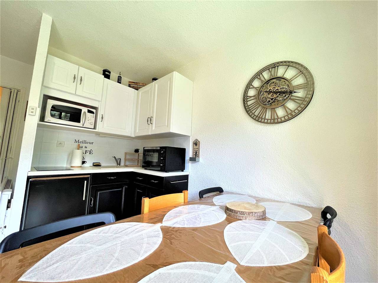 Ganze Wohnung, Studio mit Bergbereich in La Salle-les-Alpes, privater Parkplatz in La Salle-les-Alpes, Serre Chevalier