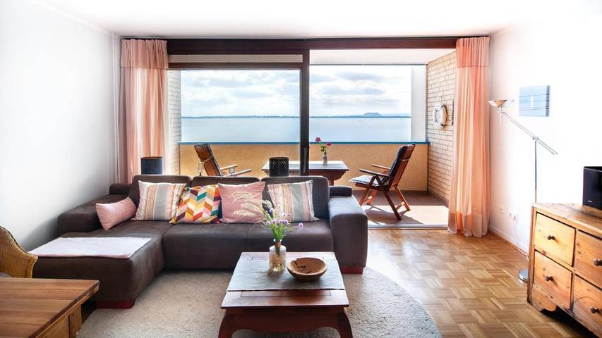 Ferienwohnung für 4 Personen, mit Balkon und Seeblick sowie Ausblick in Neustadt am Rübenberge