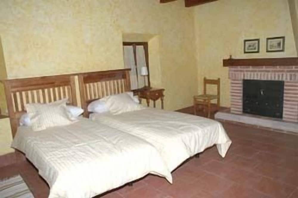 Casa rural (alquiler íntegro) Vallehermoso para 12 personas in San Carlos del Valle, Provincia de Ciudad Real