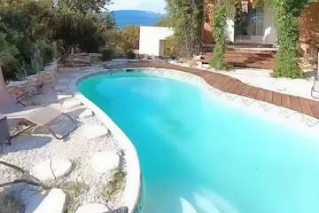 Agriturismo pour 8 personnes, avec jardin à Blauvac