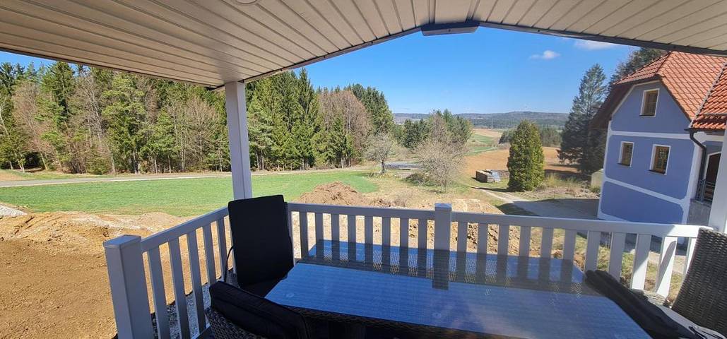 Ferienhaus für 4 Personen, mit Balkon und Terrasse sowie Garten und Ausblick in Birgland