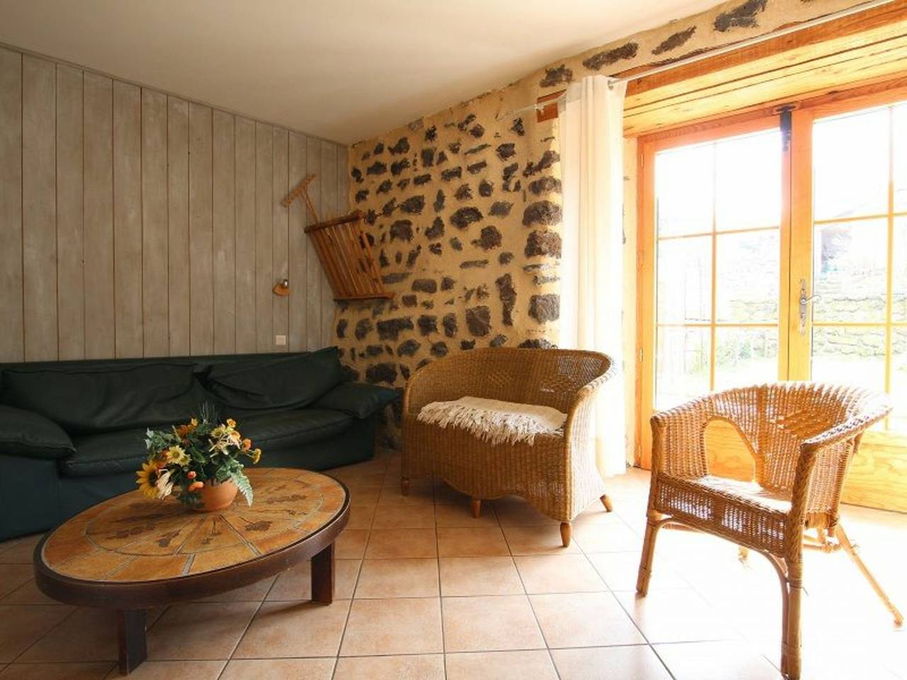 Gîte à la ferme à Saint-Christophe-sur-Dolaison avec terrasse et chambres privatives in Saint-Christophe-sur-Dolaison, Haute-Loire