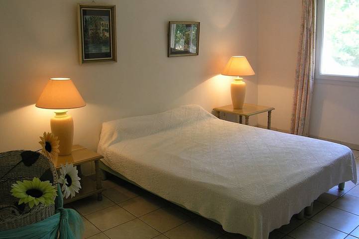 Gîte pour 4 personnes, avec jardin et terrasse à Arles - 3