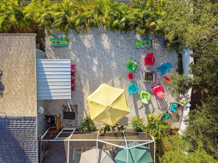 Vacation rental for 8 people, with balcony and yard, kid friendly in Tarpon Springs