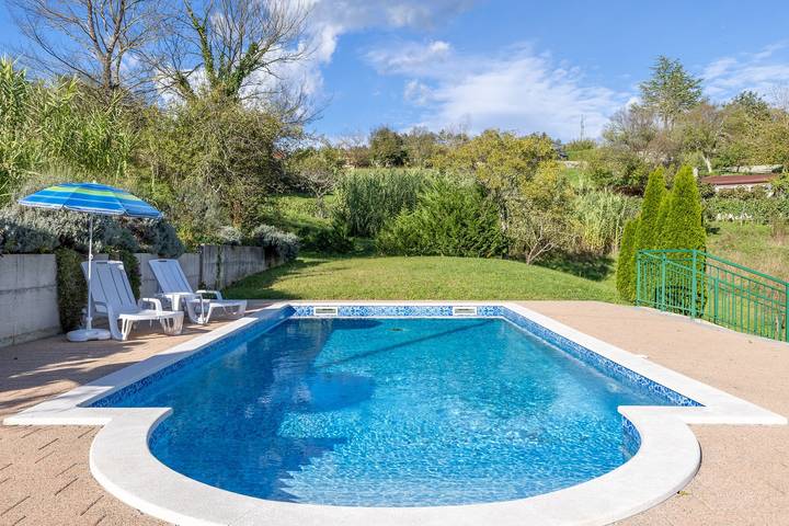 Gîte pour 4 personnes, avec piscine et balcon/terrasse à Buzet - 2