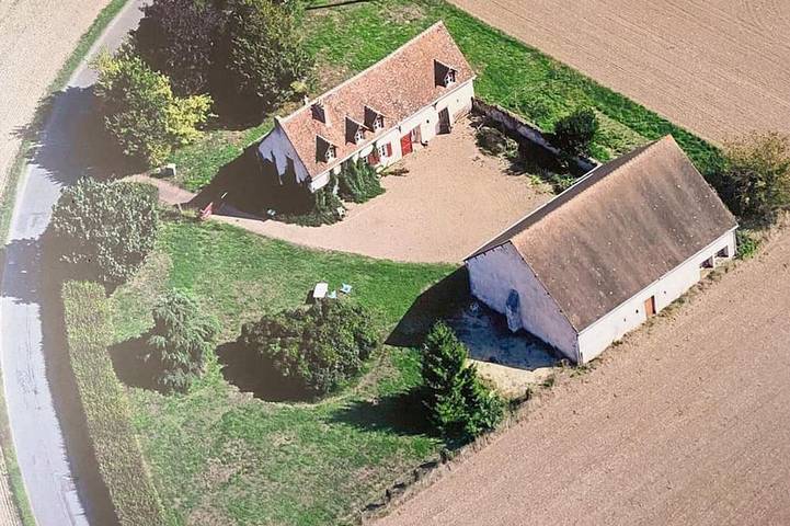 Gîte pour 15 personnes, avec piscine ainsi que terrasse et jardin