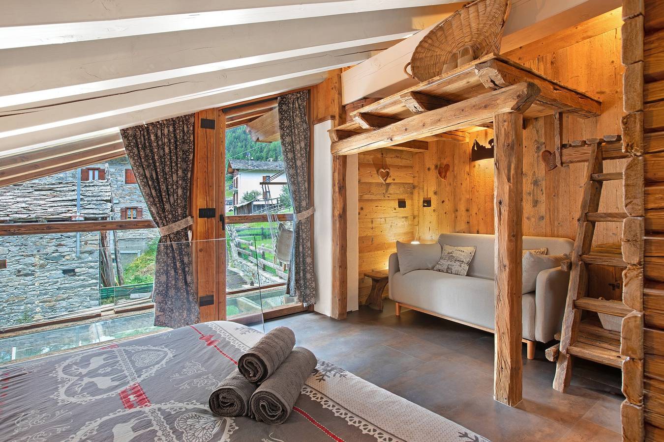 Chalet 'Lo Pailler De Mamma e Pappa' mit Bergblick, privater Terrasse, Wlan & Dampfbad in Maisonnasse (Valsavarenche), Valsavarenche